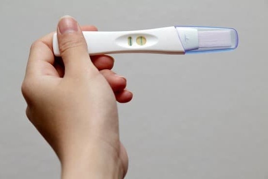 white discharge during 9th month of pregnancy