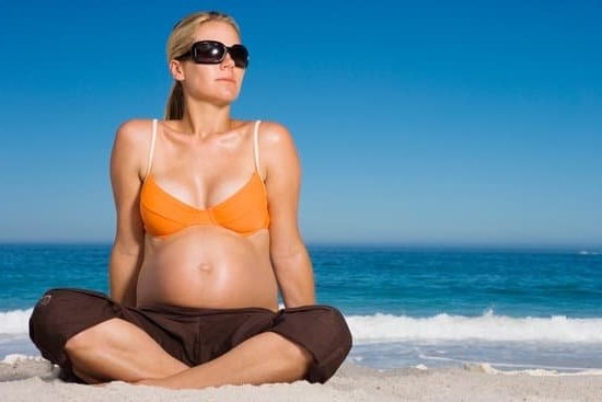 A Lot Of White Discharge In Early Pregnancy