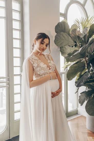 Back Pain And White Discharge In Early Pregnancy