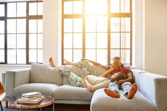 Brownish Discharge In Late Pregnancy