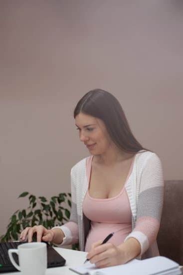 Clear Thick Discharge During Early Pregnancy Clear Thick Discharge During Early Pregnancy