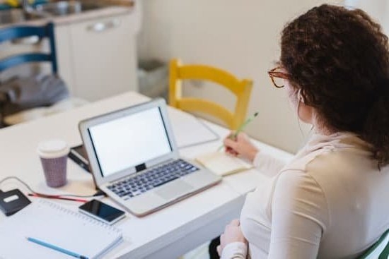 Clear Watery Discharge Early Pregnancy Sign Clear Watery Discharge Early Pregnancy Sign