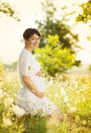 Do U Get White Discharge In Early Pregnancy Do U Get White Discharge In Early Pregnancy