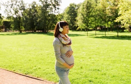 can you feel pregnancy symptoms 7 days after ovulation
