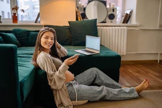 Is Brown Sticky Discharge A Sign Of Pregnancy Is Brown Sticky Discharge A Sign Of Pregnancy