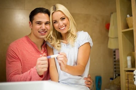 Is White Discharge A Sign Of Pregnancy Or Period Coming
