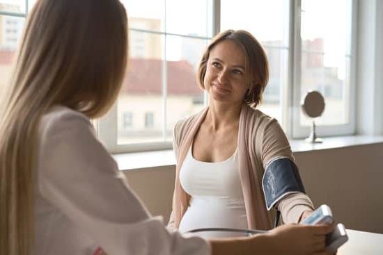 Pregnancy Symptoms Yellow Discharge Pregnancy Symptoms Yellow Discharge