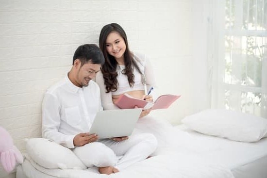 What Does White Discharge In Pregnancy Mean