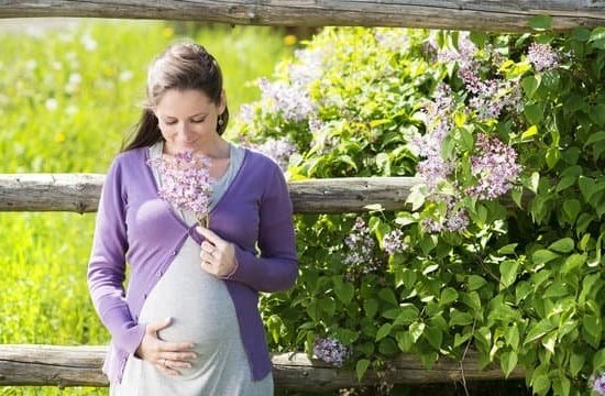 White Stringy Discharge Sign Of Pregnancy