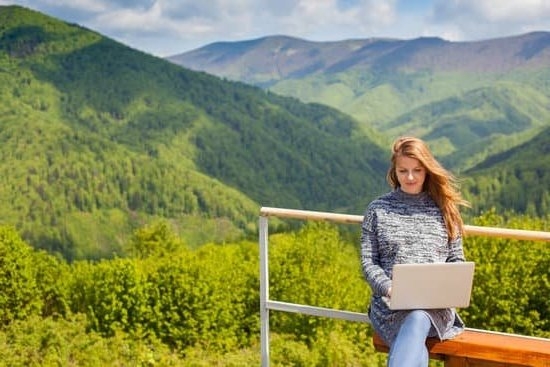 Yellow Discharge During 9 Month Pregnancy