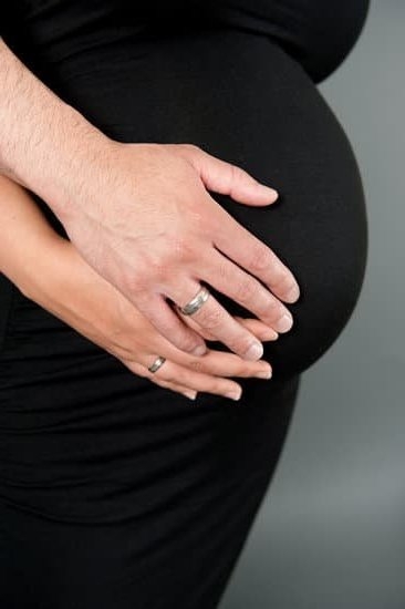 Yellow Discharge From Nipple In Early Pregnancy