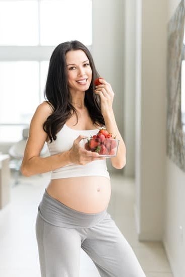 Bloody Stringy Discharge After Pregnancy Bloody Stringy Discharge After Pregnancy