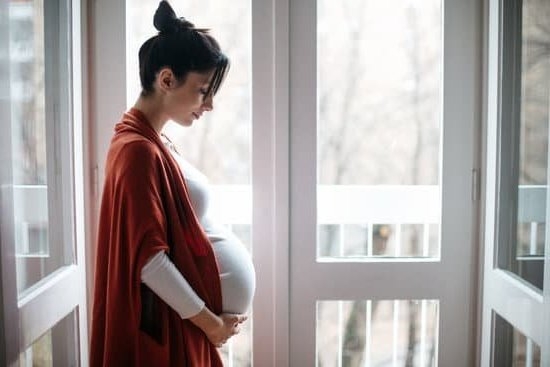 Clear Watery Discharge And Cramping Sign Of Pregnancy Clear Watery Discharge And Cramping Sign Of Pregnancy