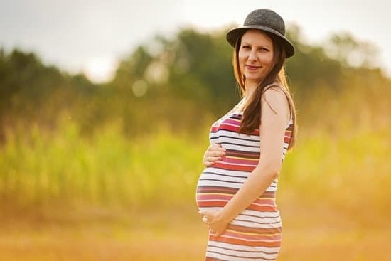 Dark Red Tissue Discharge During Pregnancy Dark Red Tissue Discharge During Pregnancy