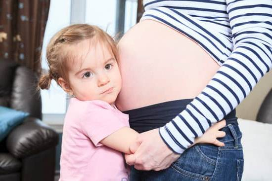 Early Pregnancy And White Creamy Discharge