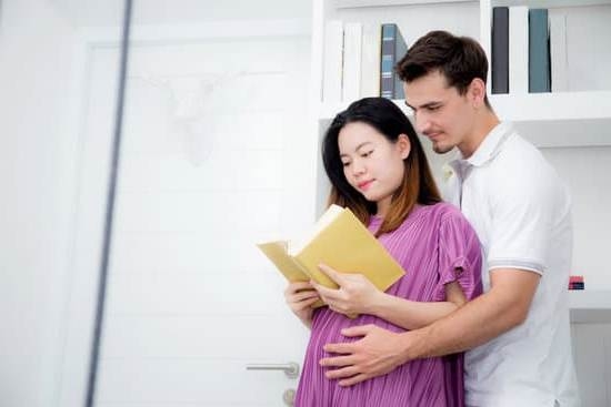 White Discharge During First Month Pregnancy