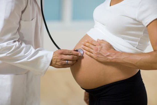 Nutrition Pregnancy Book: A Guide to Eating Well for Expectant Mothers