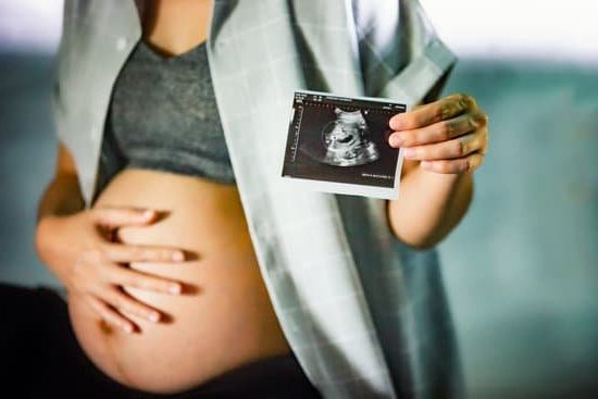 Nutrition Dos and Don'T of Pregnancy Nutrition Dos and Don'ts of Pregnancy: Recommendations for a Healthy Diet during Pregnancy