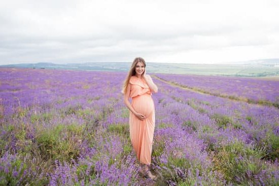 Best Nutrition Food for Pregnancy Top 10 Superfoods for Pregnancy Nutrition: Nuts, Leafy Greens, Lean Proteins