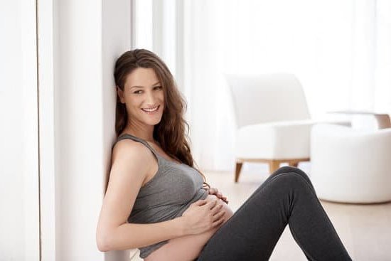 Pregnancy Announcement Ideas: Creative ways to share your exciting news with family and friends