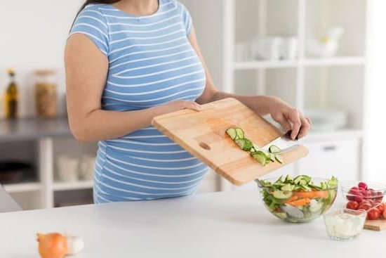 When does nausea start in pregnancy: Understanding the early signs of morning sickness