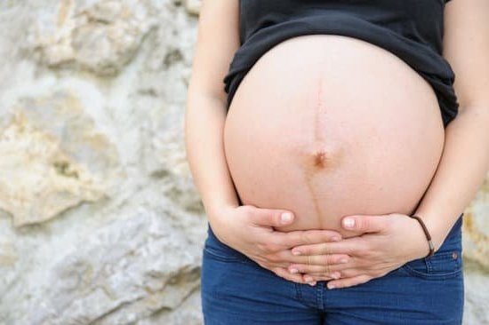 Pregnancy Weeks to Months: Chart explaining the transition from weeks to months