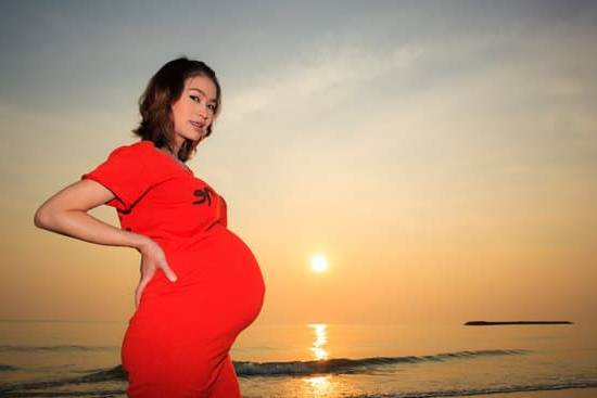 Does Your Belly Grow With an Ectopic Pregnancy Visual representation of bloated stomach: Does your belly grow with an ectopic pregnancy