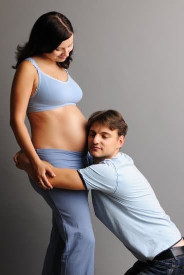 Third trimester bump progress photos for comparison