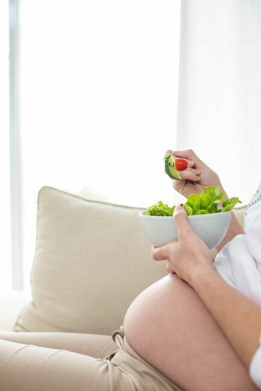 What Are the Symptoms of Early Pregnancy Discover early pregnancy symptoms like nausea, fatigue, and sore breasts in the first trimester