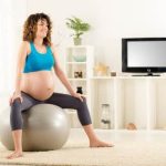 When to Tell Family About Pregnancy Timing Strategy and Tips for Expectant Parents
