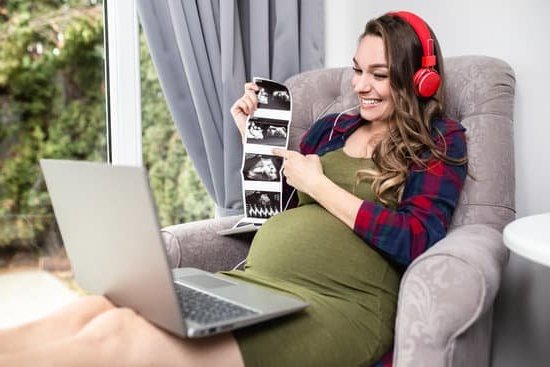 How Soon Can Blood Test Detect Pregnancy Quickly detect pregnancy through blood test. Learn how soon can blood test confirm pregnancy accurately