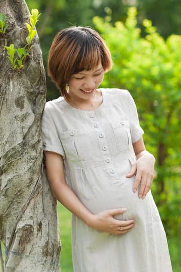 Does an Ectopic Pregnancy Show Up on a Pregnancy Test Yes, an ectopic pregnancy can be detected on a pregnancy test