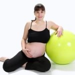 When Does Breast Tenderness Start in Pregnancy When does breast tenderness start in pregnancy - Early sign of pregnancy, breast tenderness typically begins around 4 to 6 weeks gestation